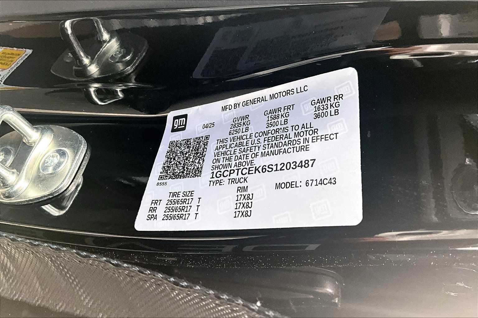 2025 Chevrolet Colorado 4WD LT - Photo 18