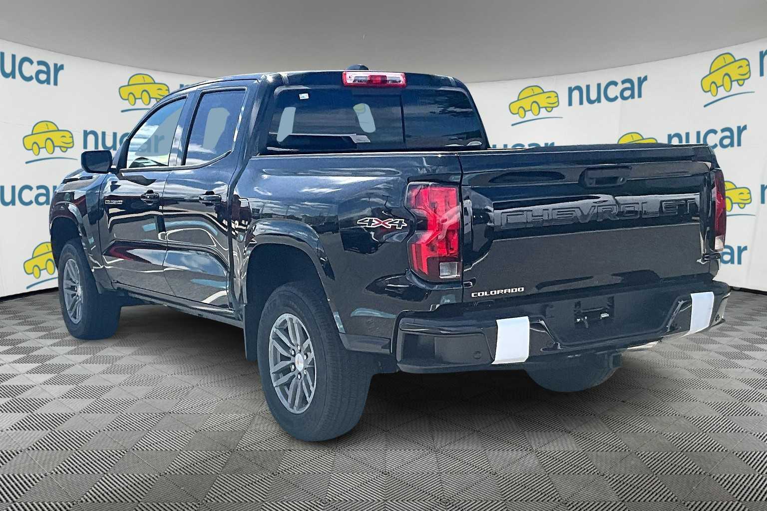 2025 Chevrolet Colorado 4WD LT - Photo 5