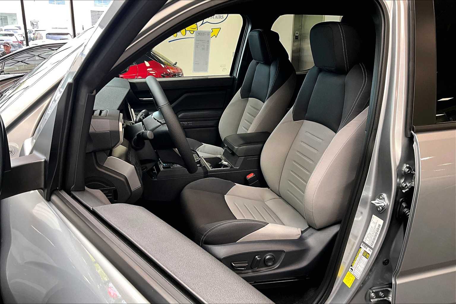 2025 Toyota Tacoma TRD Off Road - Photo 11