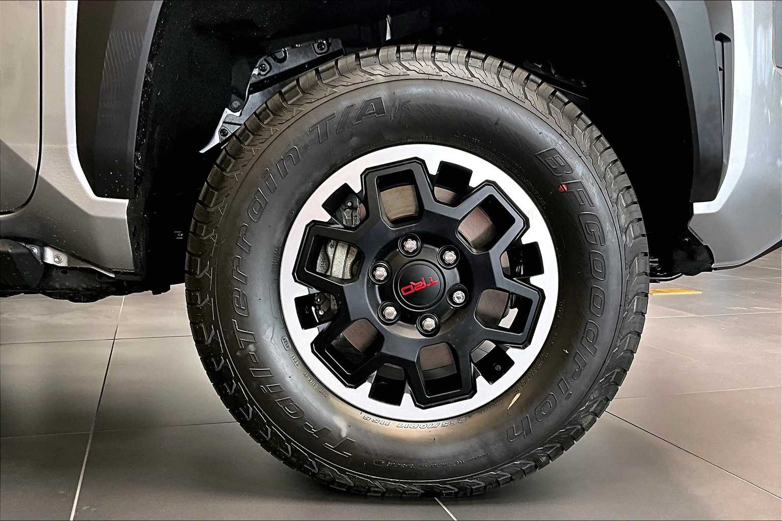 2025 Toyota Tacoma TRD Off Road - Photo 8