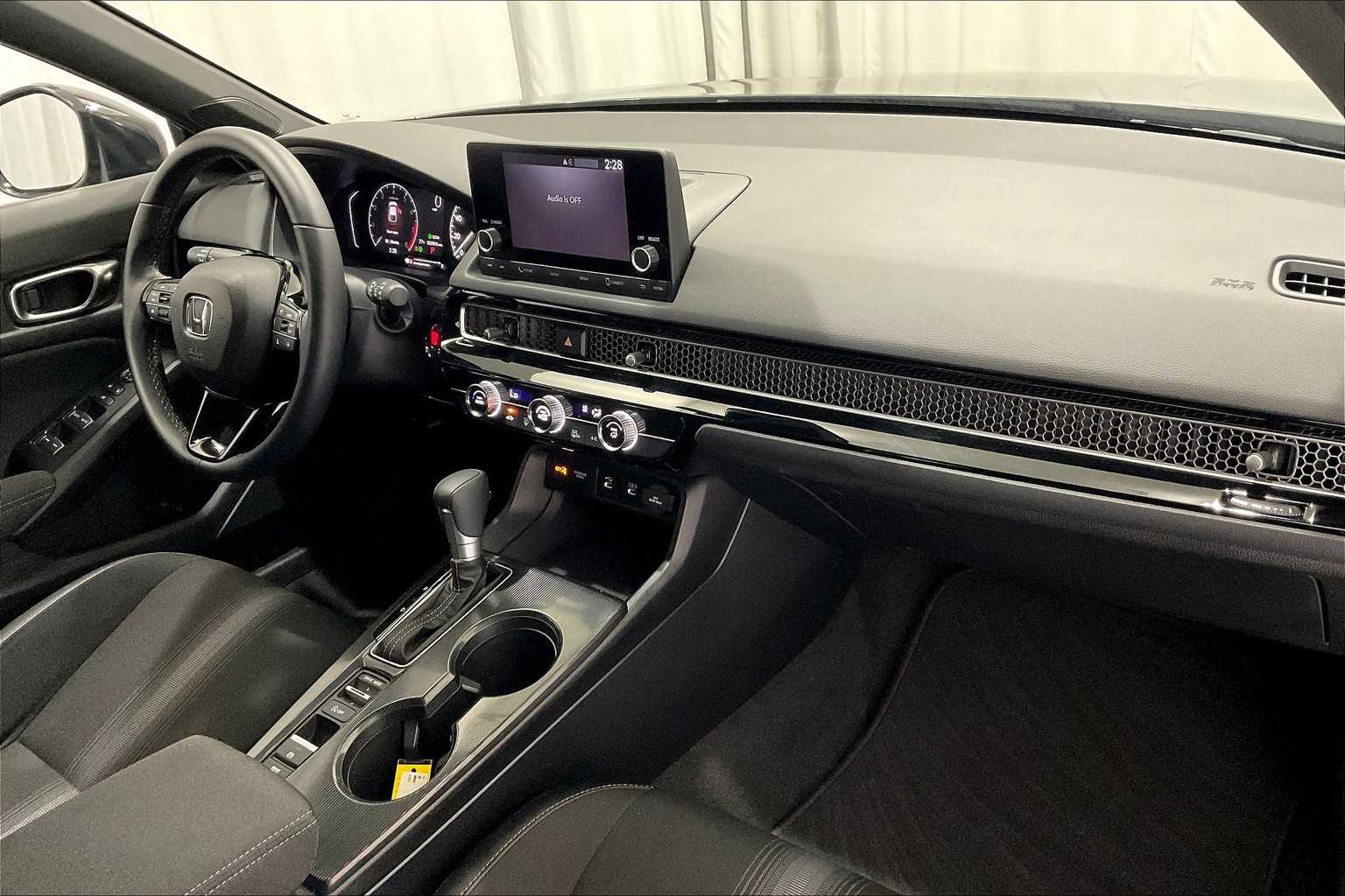 2025 Honda Civic Hatchback Sport - Photo 14