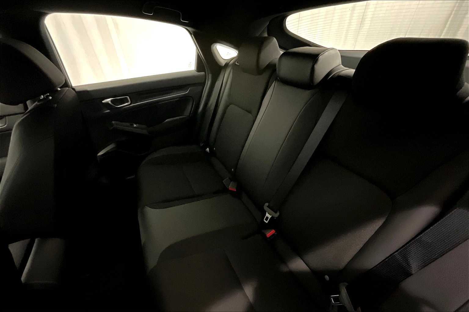 2025 Honda Civic Hatchback Sport - Photo 15