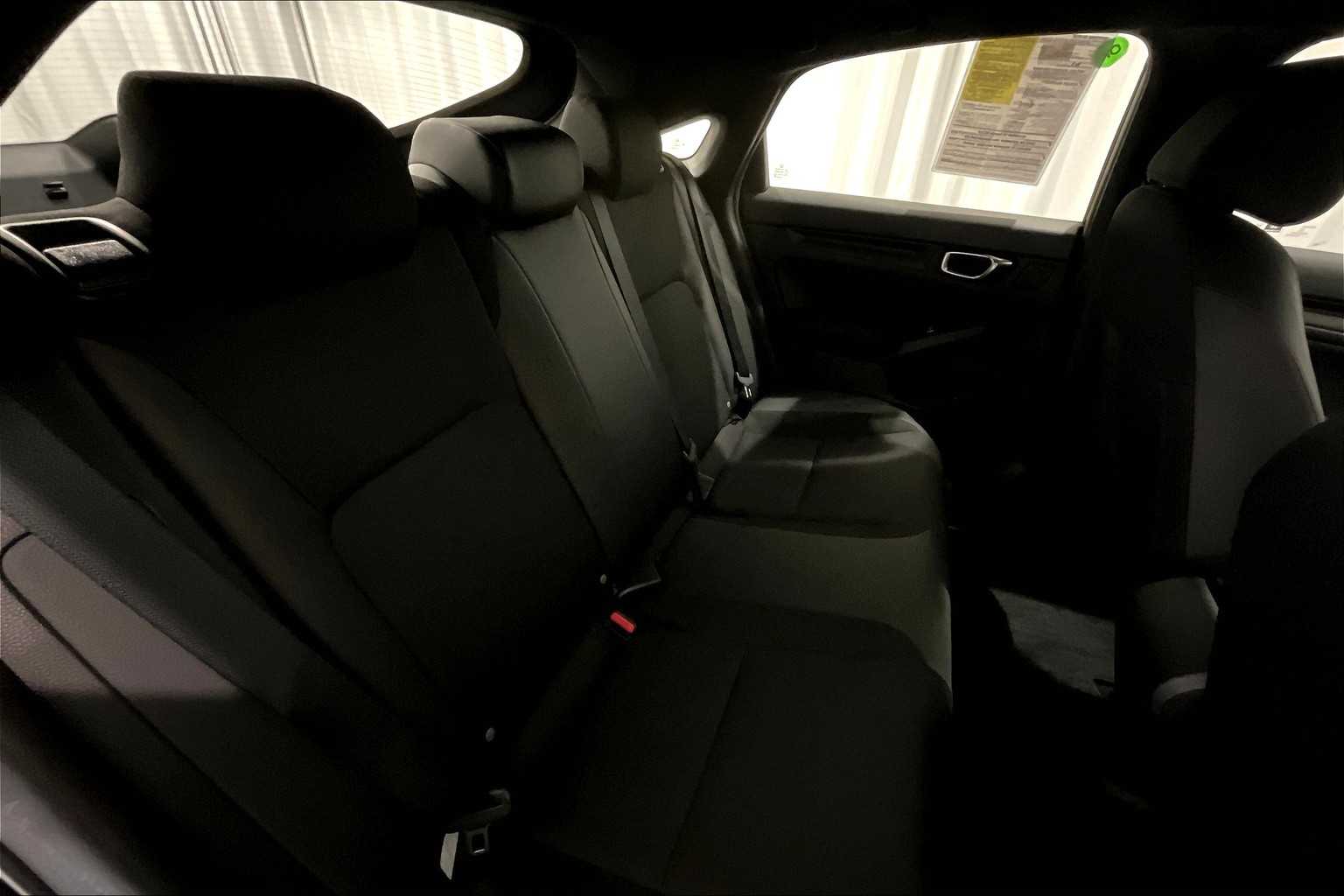 2025 Honda Civic Hatchback Sport - Photo 16