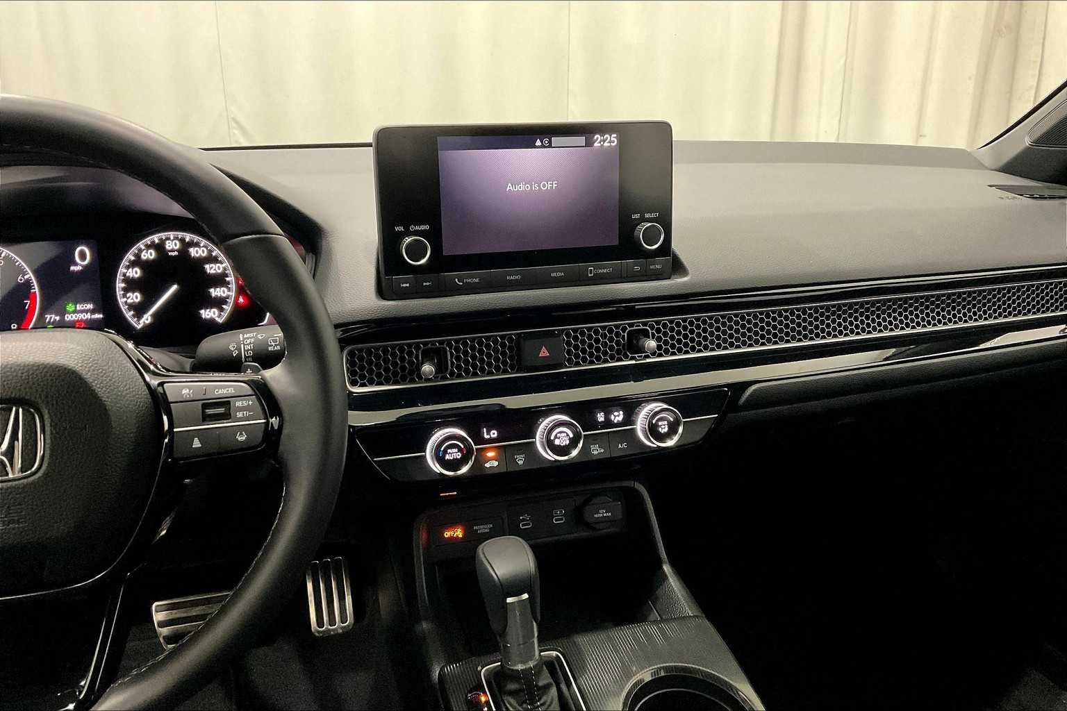 2025 Honda Civic Hatchback Sport - Photo 18