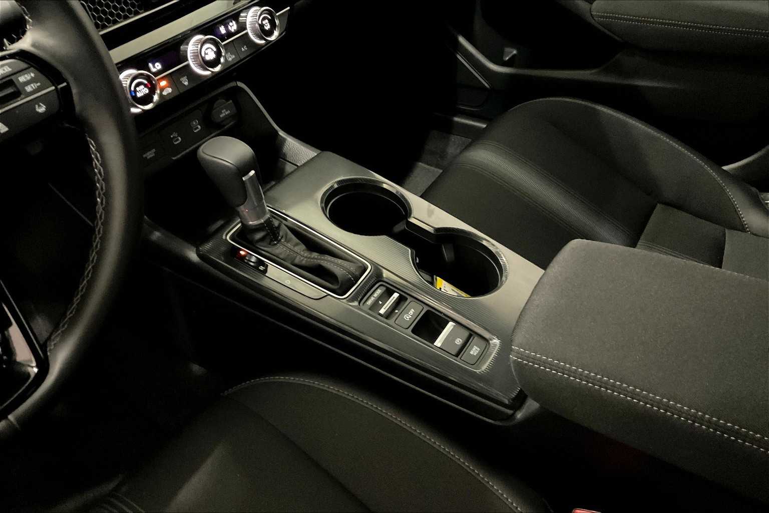 2025 Honda Civic Hatchback Sport - Photo 20