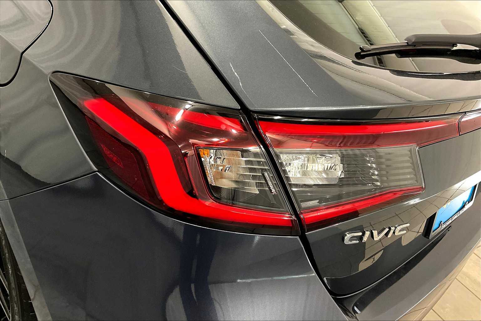 2025 Honda Civic Hatchback Sport - Photo 32