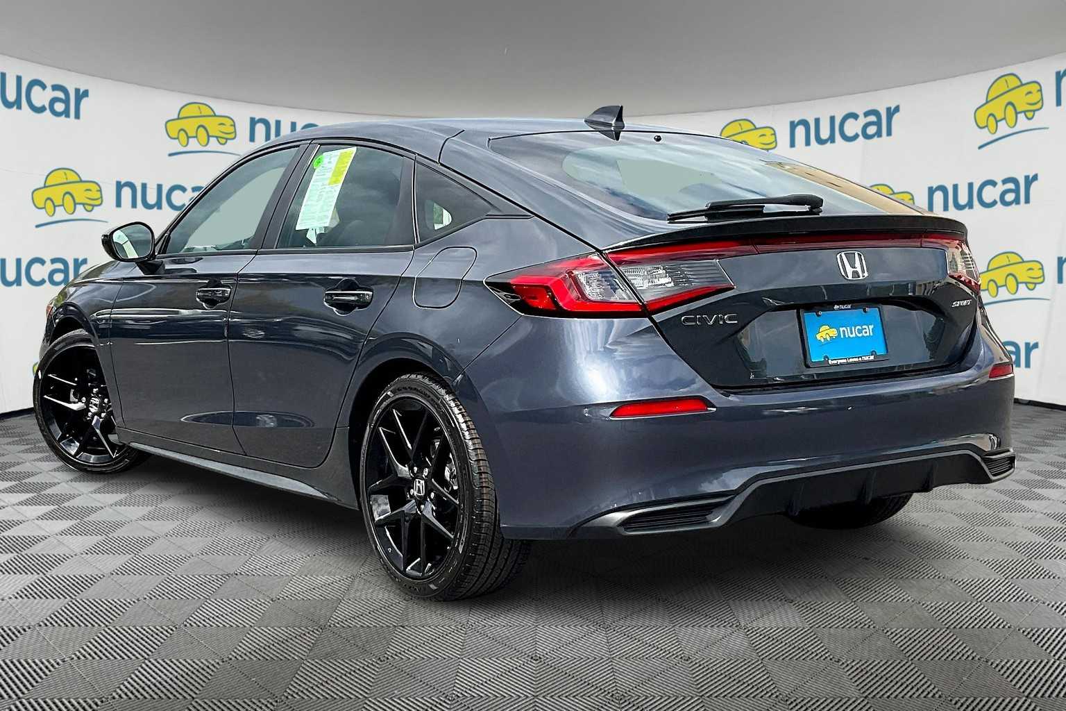 2025 Honda Civic Hatchback Sport - Photo 4