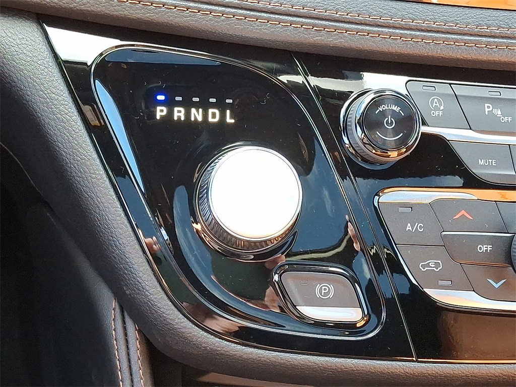 2026 Chrysler Pacifica Pinnacle - Photo 13
