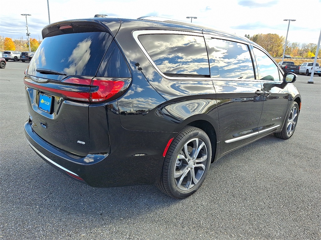 2026 Chrysler Pacifica Pinnacle - Photo 4