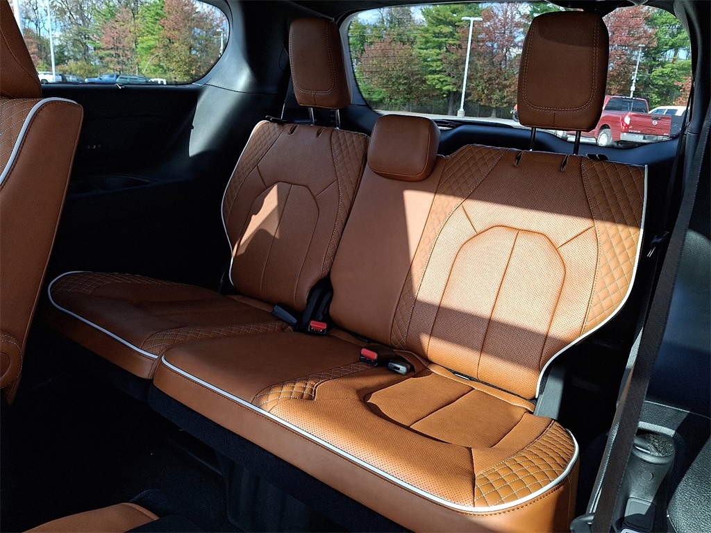 2026 Chrysler Pacifica Pinnacle - Photo 7
