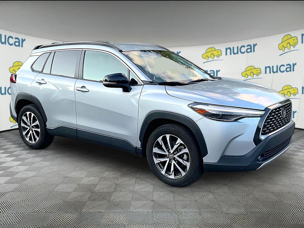2025 Toyota Corolla Cross XLE