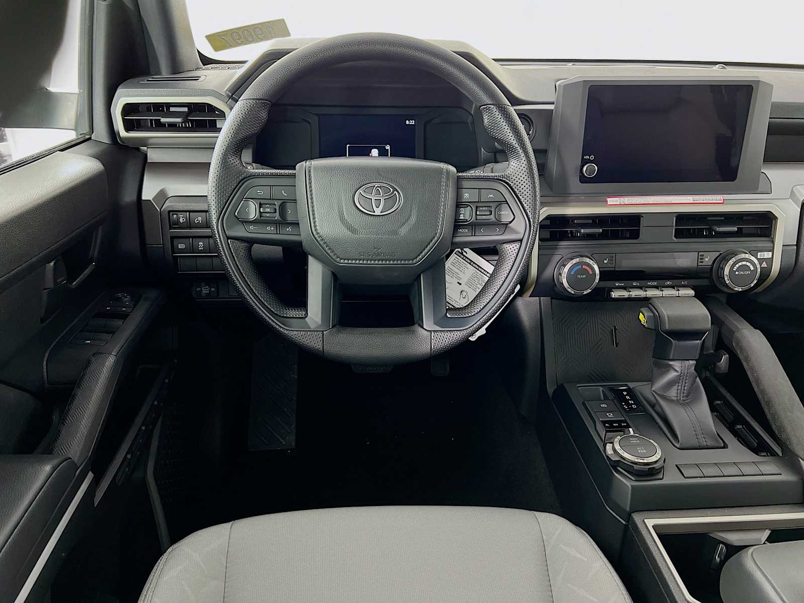 2025 Toyota Tacoma SR5 - Photo 14