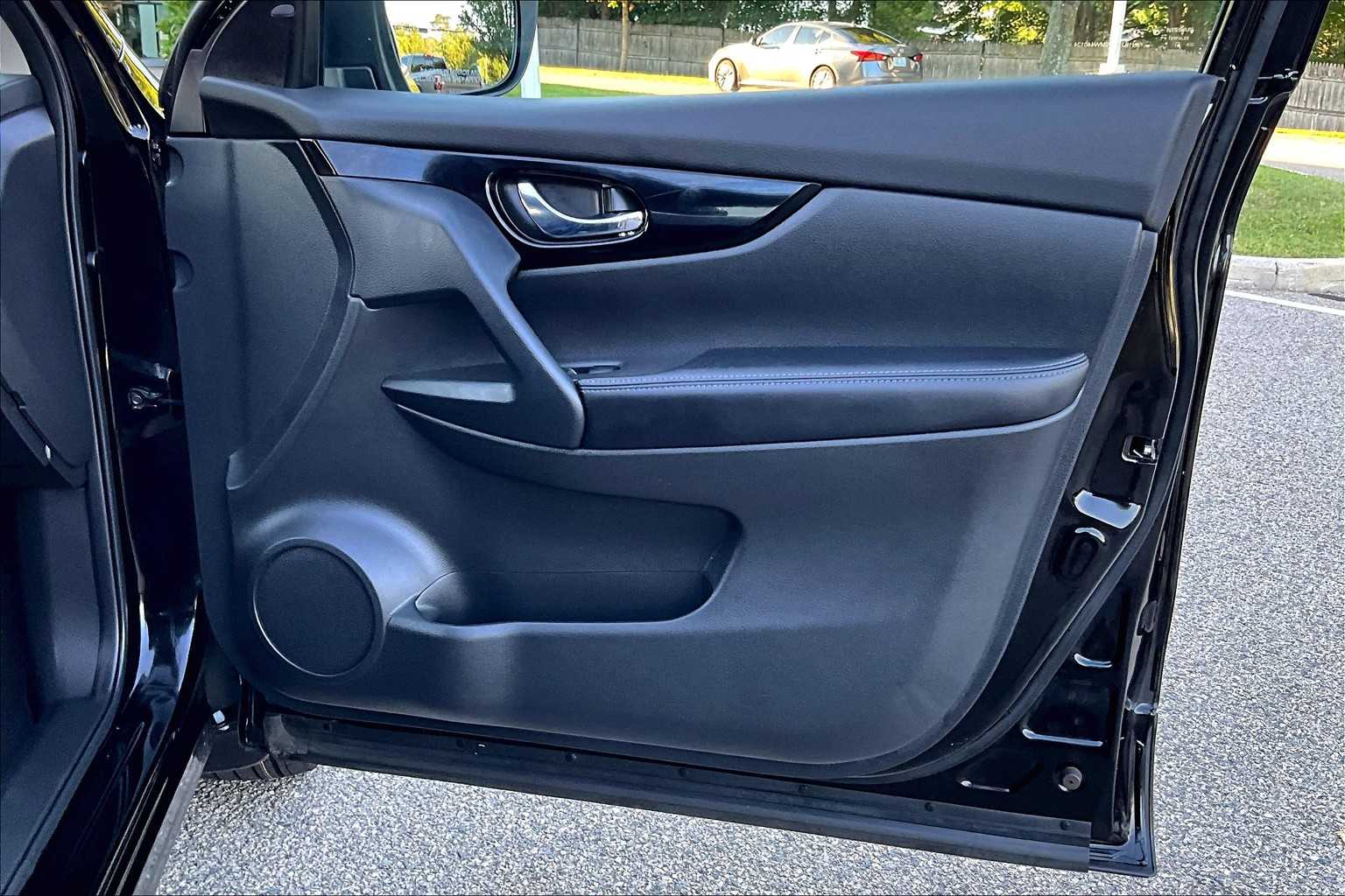 2021 Nissan Rogue Sport SV - Photo 12