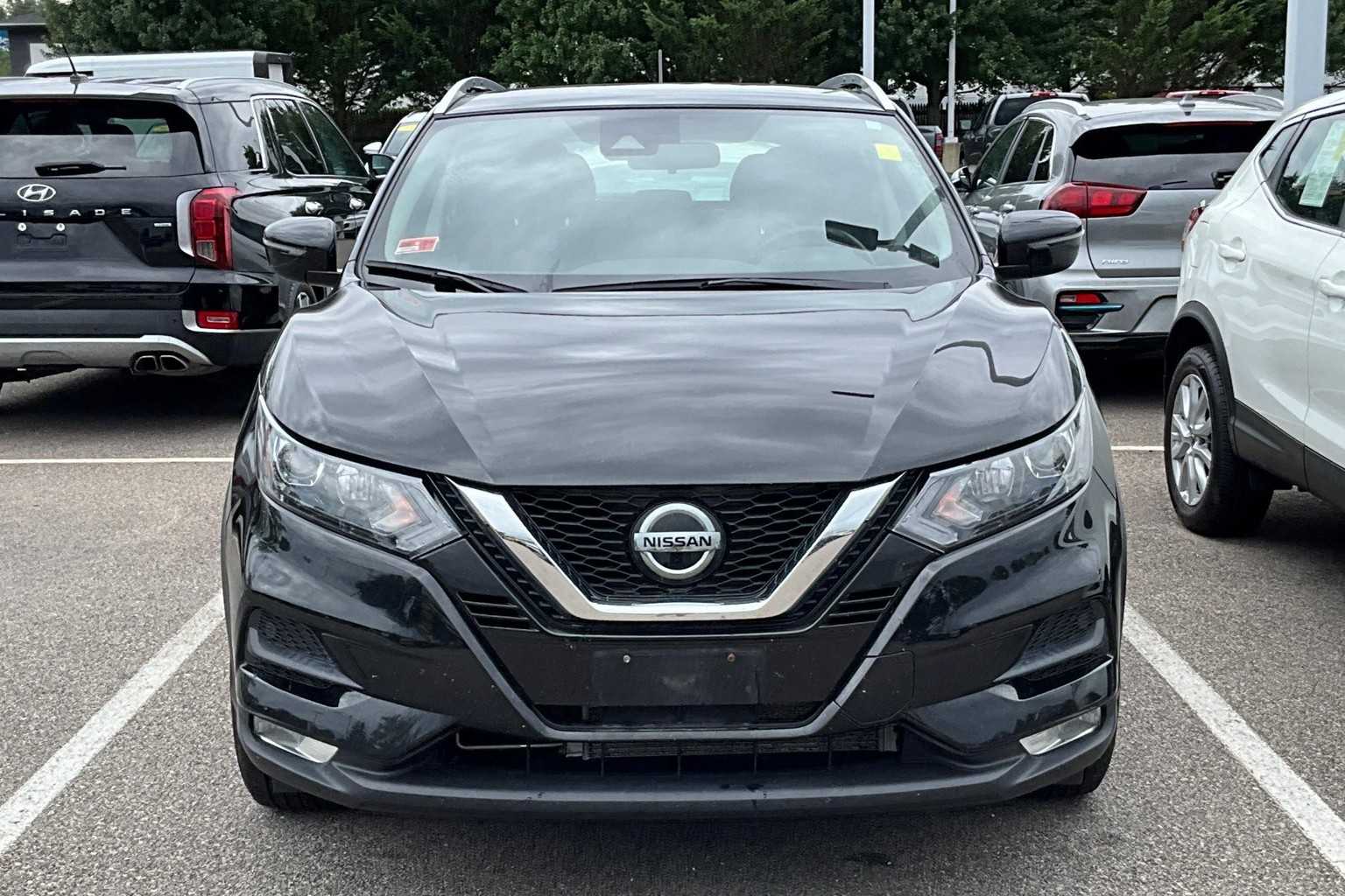 2021 Nissan Rogue Sport SV - Photo 2