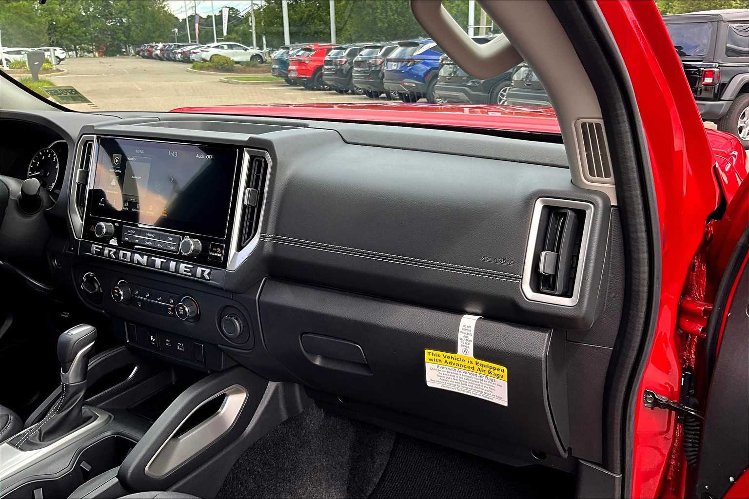 2025 Nissan Frontier SV - Photo 13