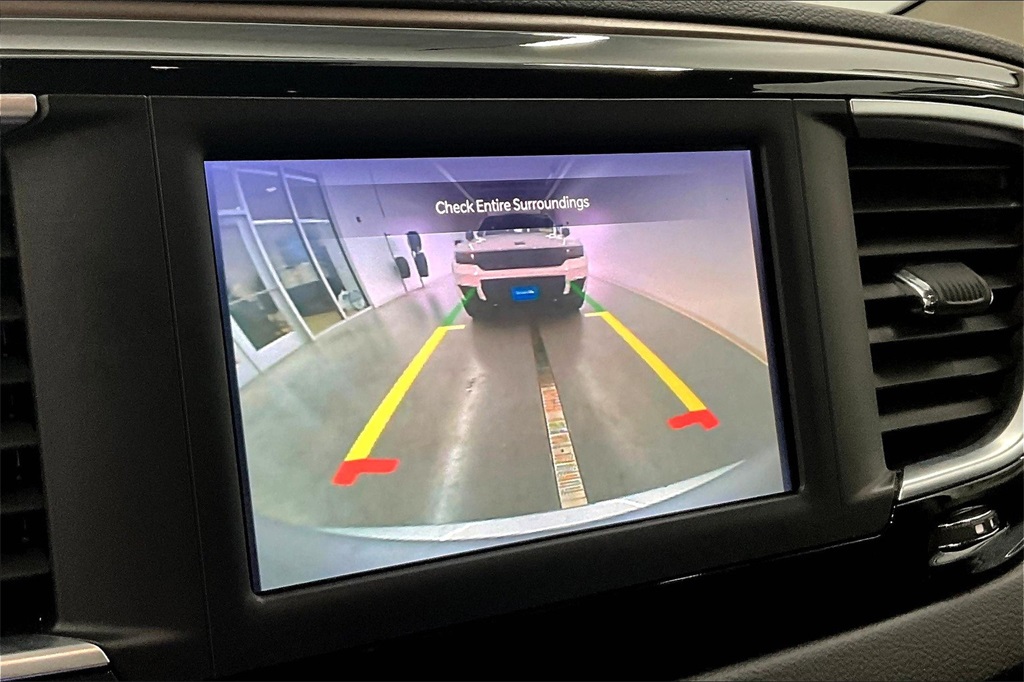 2023 Chrysler Voyager LX - Photo 20