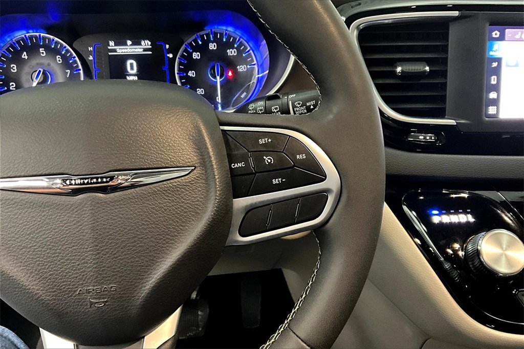 2023 Chrysler Voyager LX - Photo 25