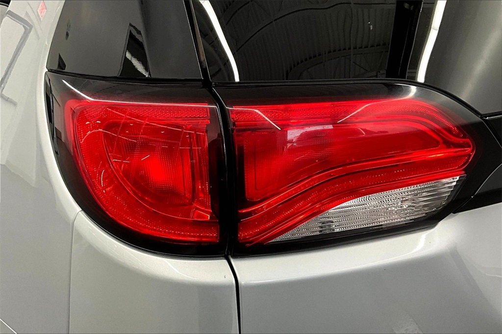 2023 Chrysler Voyager LX - Photo 34