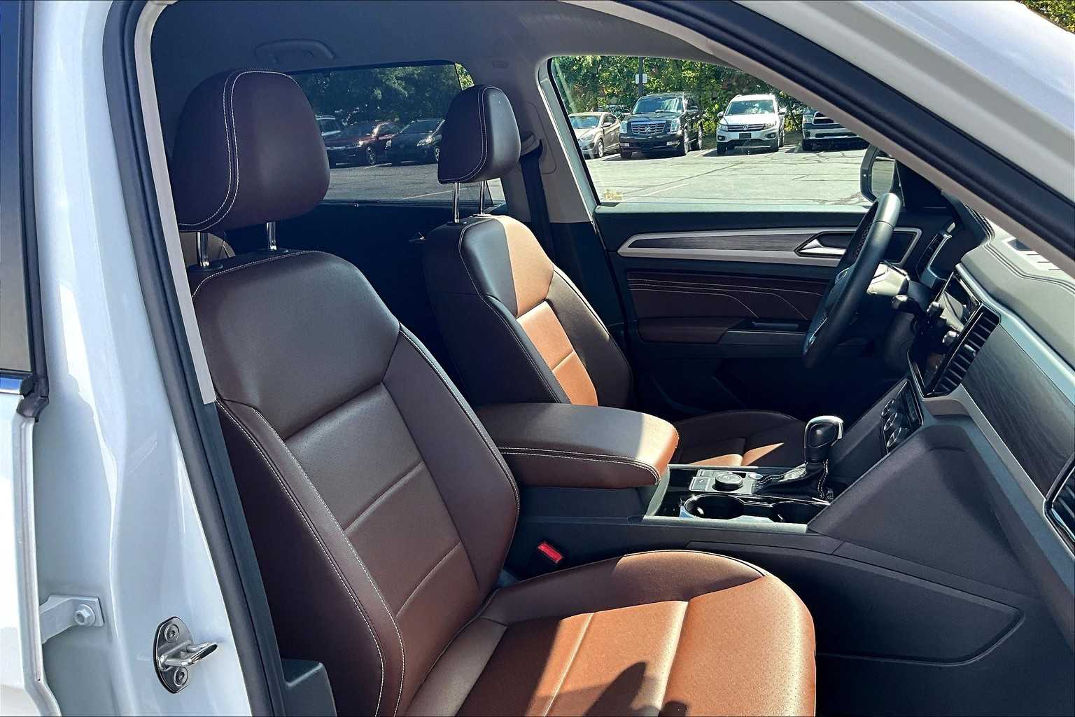 2023 Volkswagen Atlas 3.6L V6 SE w/Technology - Photo 11