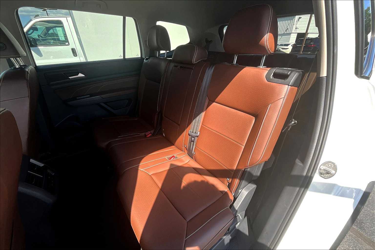 2023 Volkswagen Atlas 3.6L V6 SE w/Technology - Photo 14