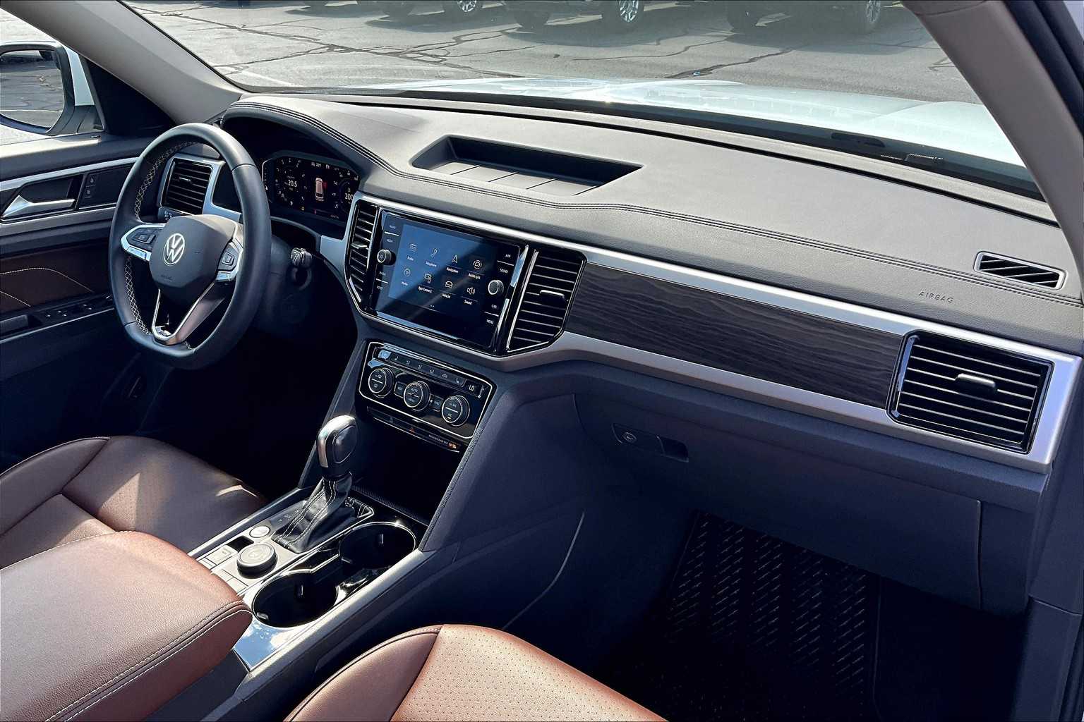 2023 Volkswagen Atlas 3.6L V6 SE w/Technology - Photo 21
