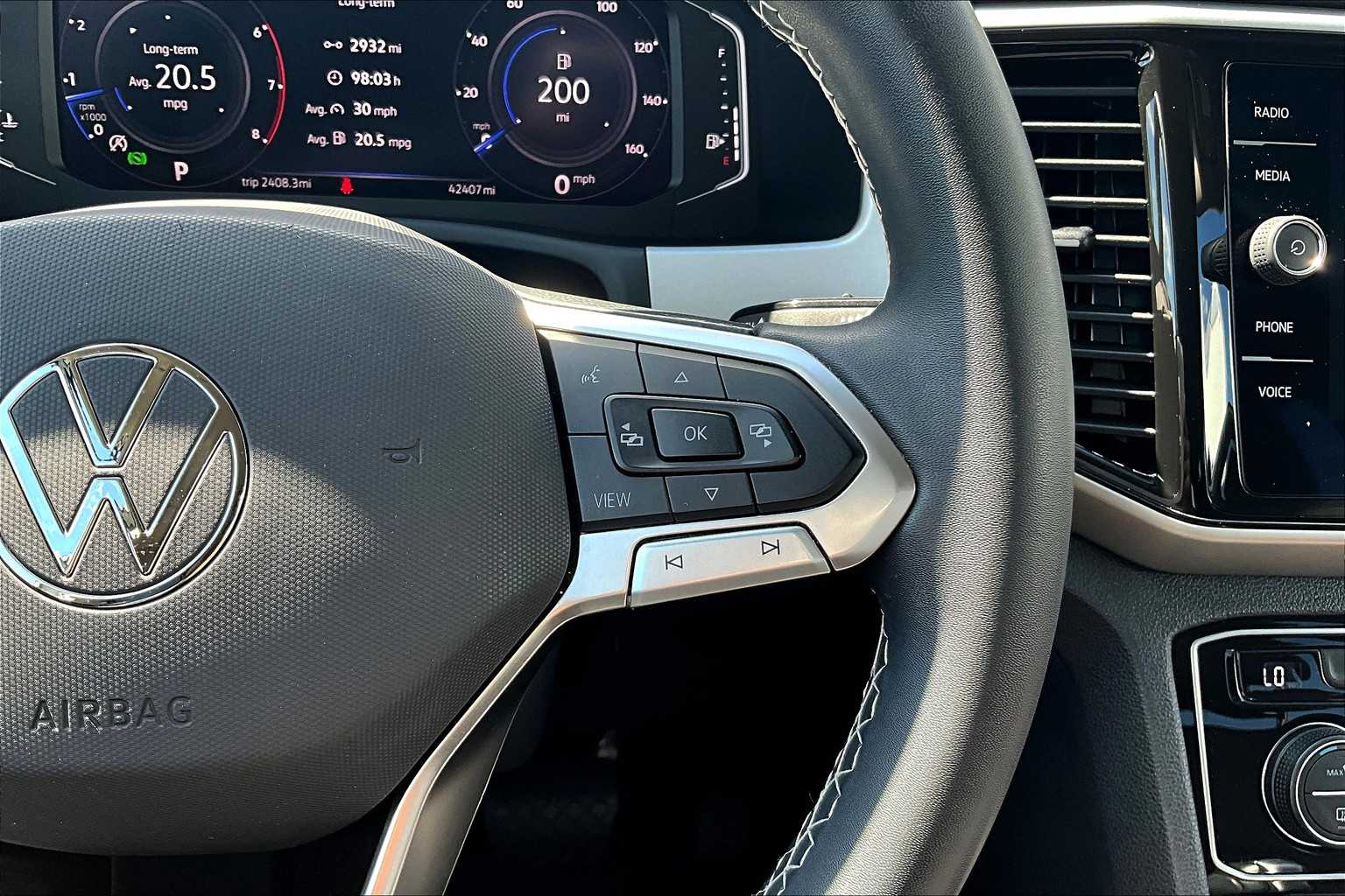 2023 Volkswagen Atlas 3.6L V6 SE w/Technology - Photo 24