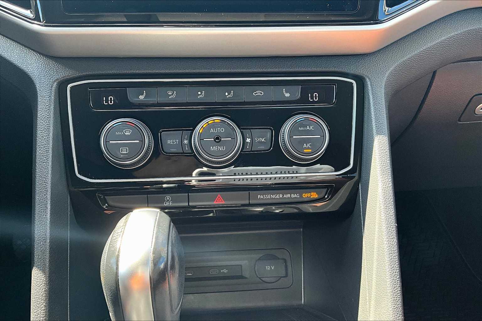 2023 Volkswagen Atlas 3.6L V6 SE w/Technology - Photo 26