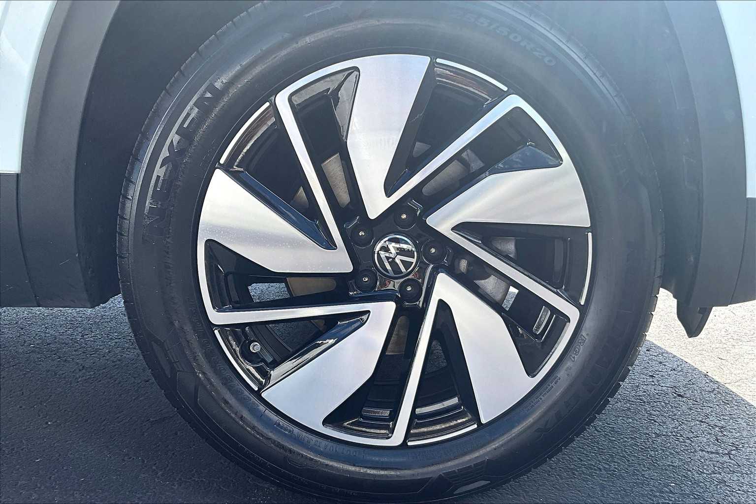 2023 Volkswagen Atlas 3.6L V6 SE w/Technology - Photo 7