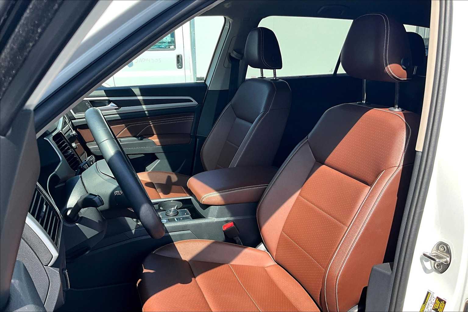 2023 Volkswagen Atlas 3.6L V6 SE w/Technology - Photo 10