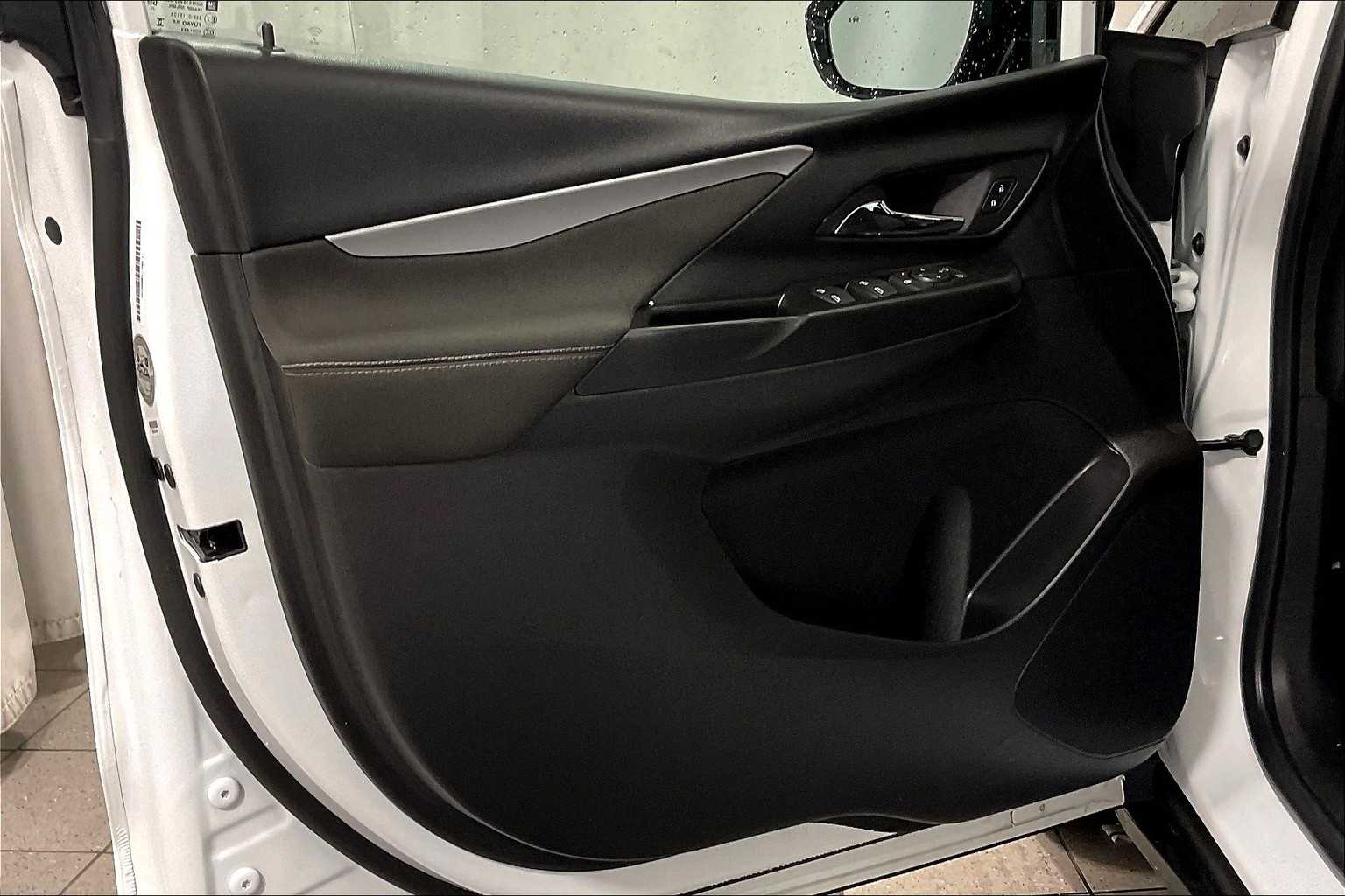 2023 Chevrolet Bolt EV 1LT - Photo 9