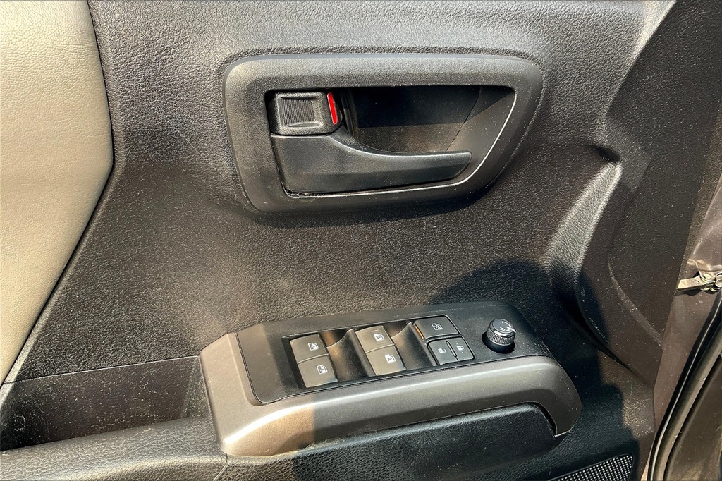 2023 Toyota Tacoma SR5 - Photo 34