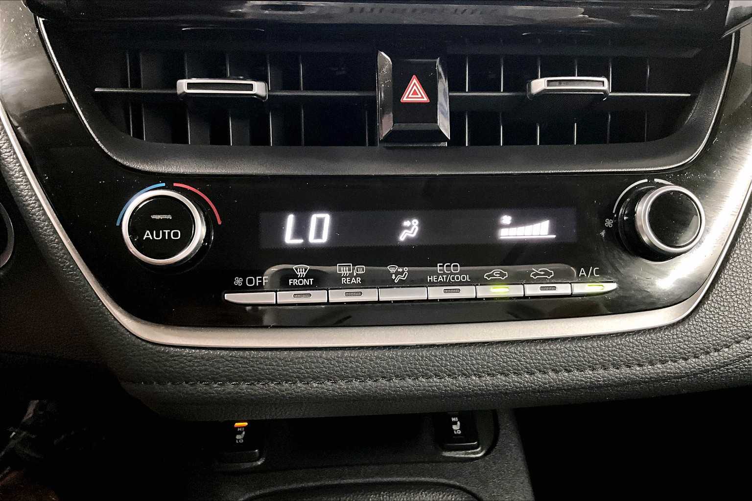 2022 Toyota Corolla XLE - Photo 26