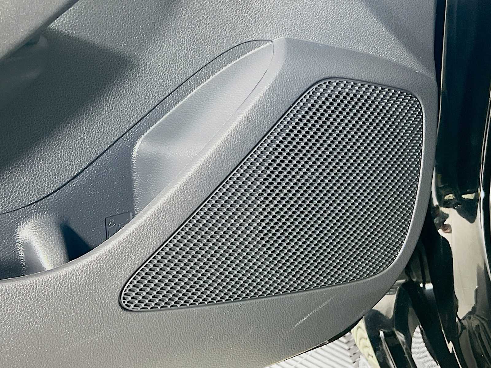 2023 Toyota Corolla SE - Photo 18