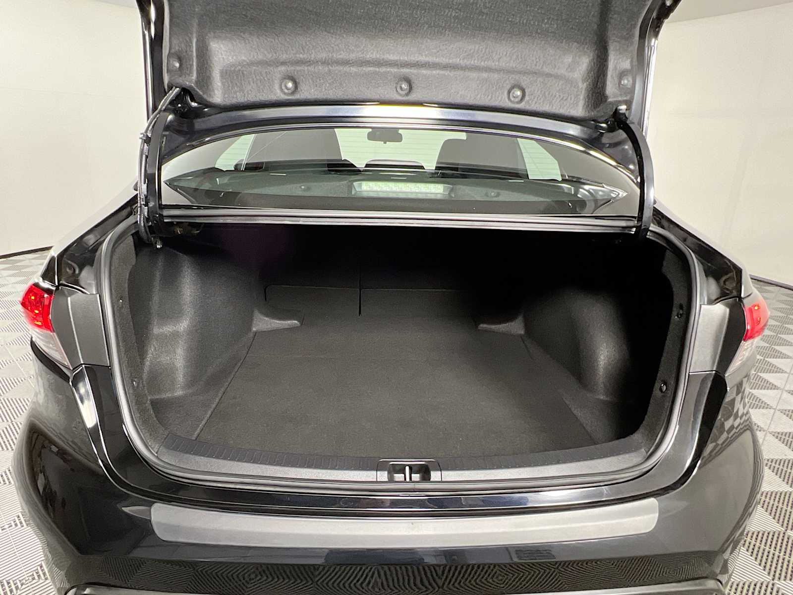 2023 Toyota Corolla SE - Photo 24