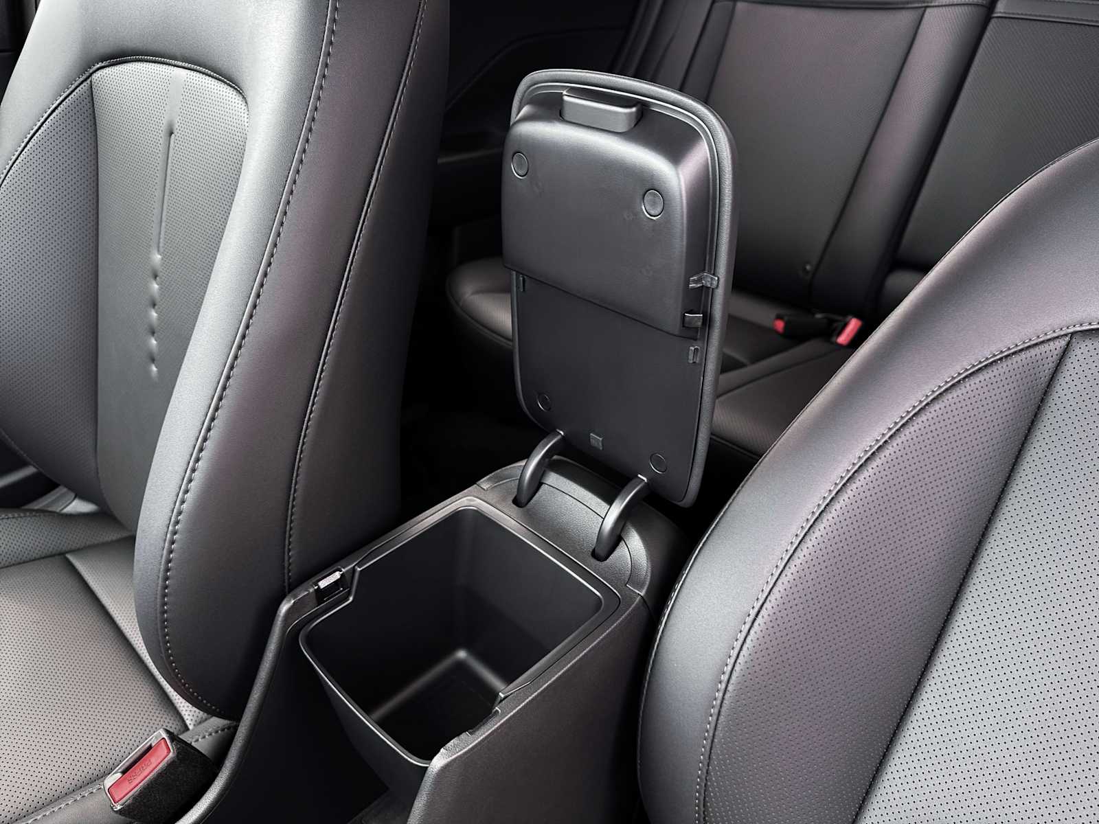 2026 Hyundai Kona SEL Premium - Photo 12