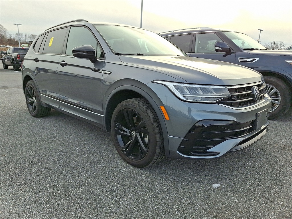 2023 Volkswagen Tiguan 2.0T SE R-Line Black