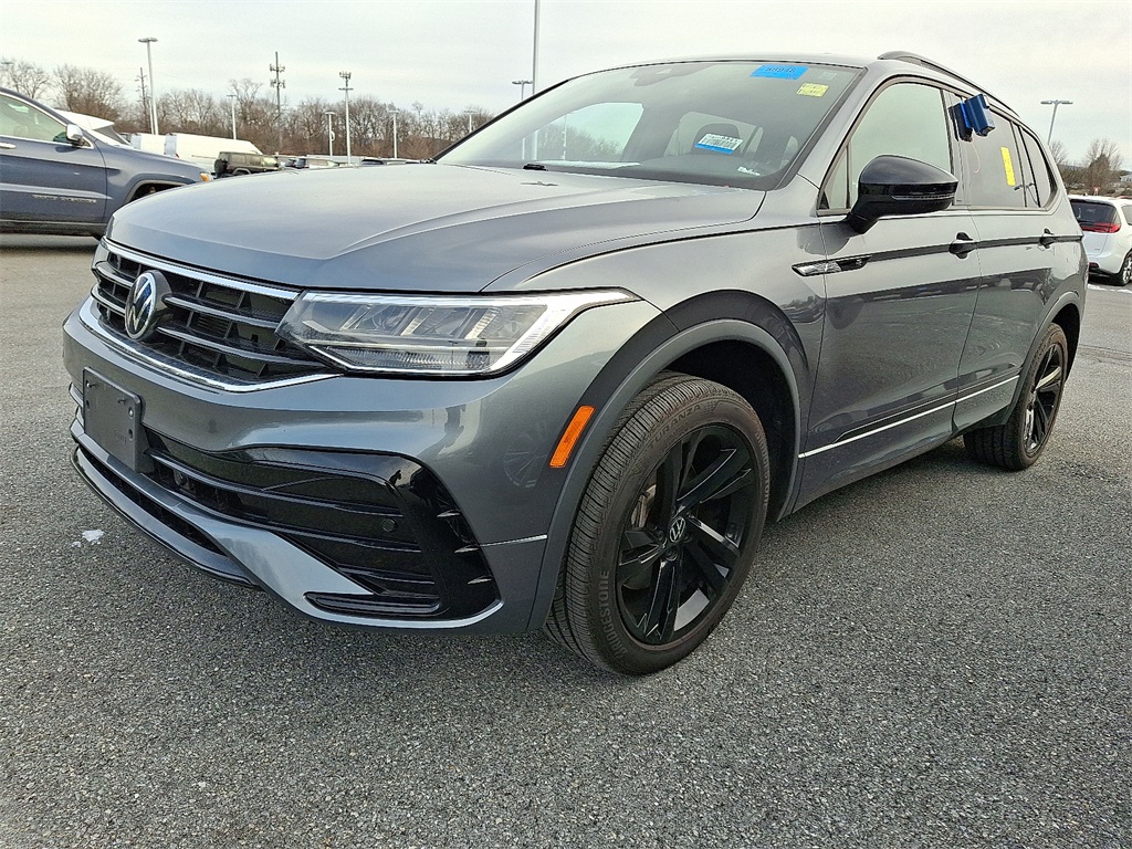 2023 Volkswagen Tiguan 2.0T SE R-Line Black - Photo 3