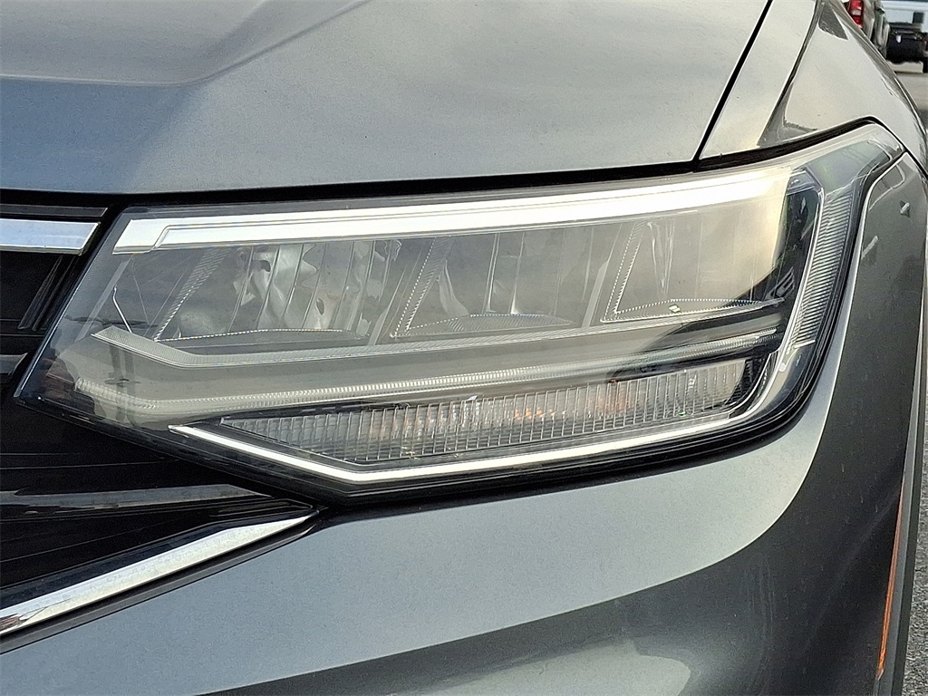 2023 Volkswagen Tiguan 2.0T SE R-Line Black - Photo 9