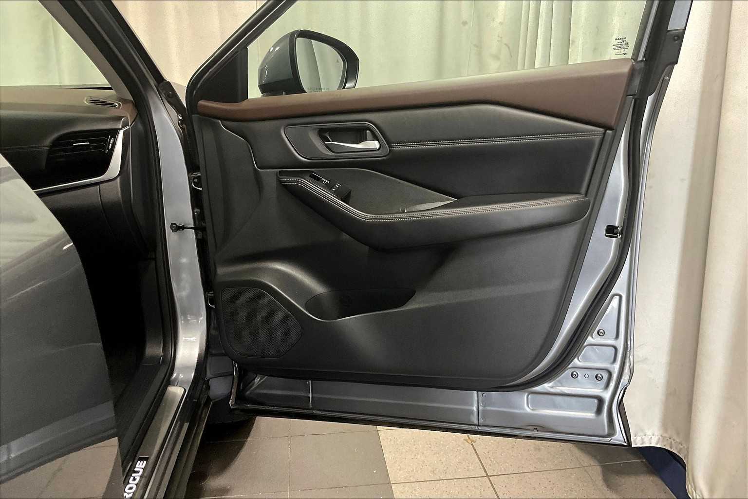 2023 Nissan Rogue SL - Photo 12