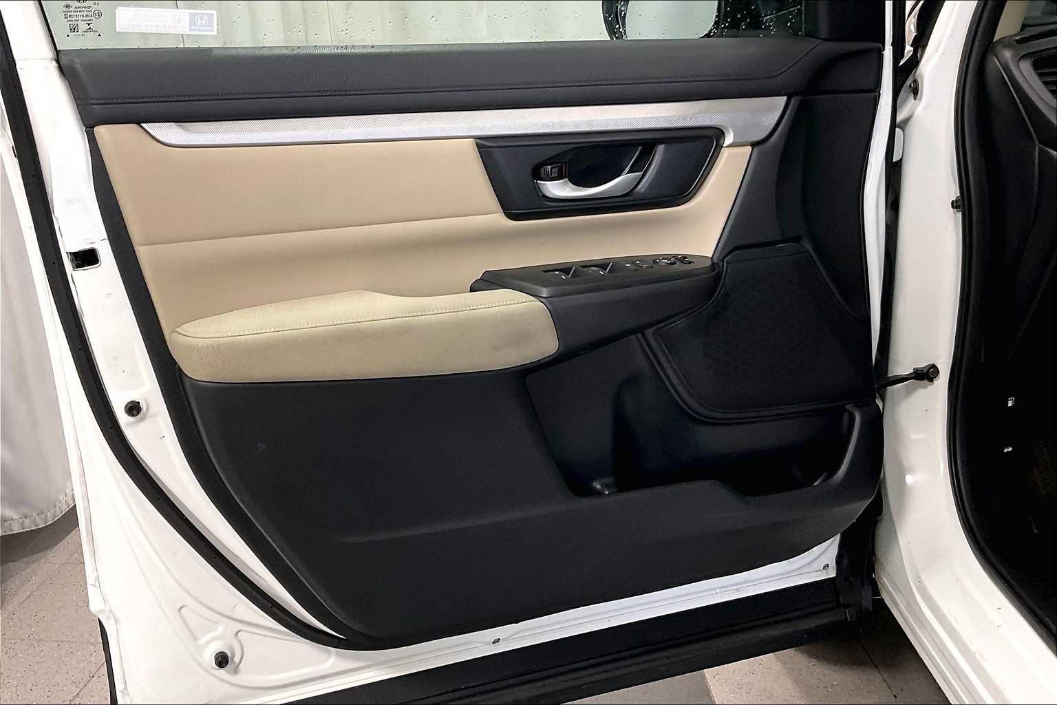 2018 Honda CR-V LX - Photo 9