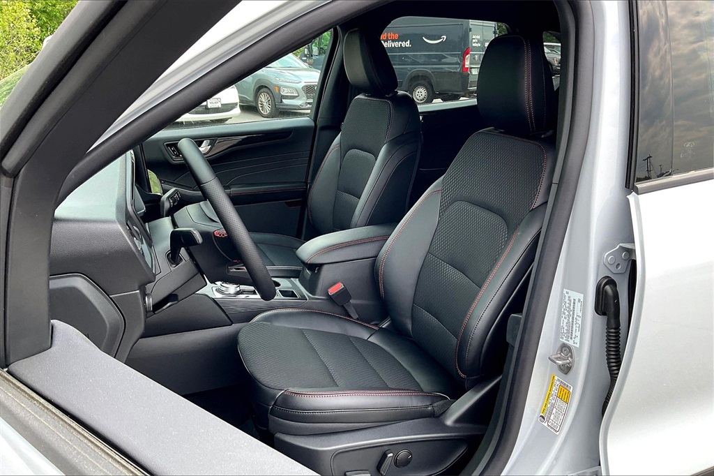 2025 Ford Escape Hybrid ST-Line Select - Photo 11