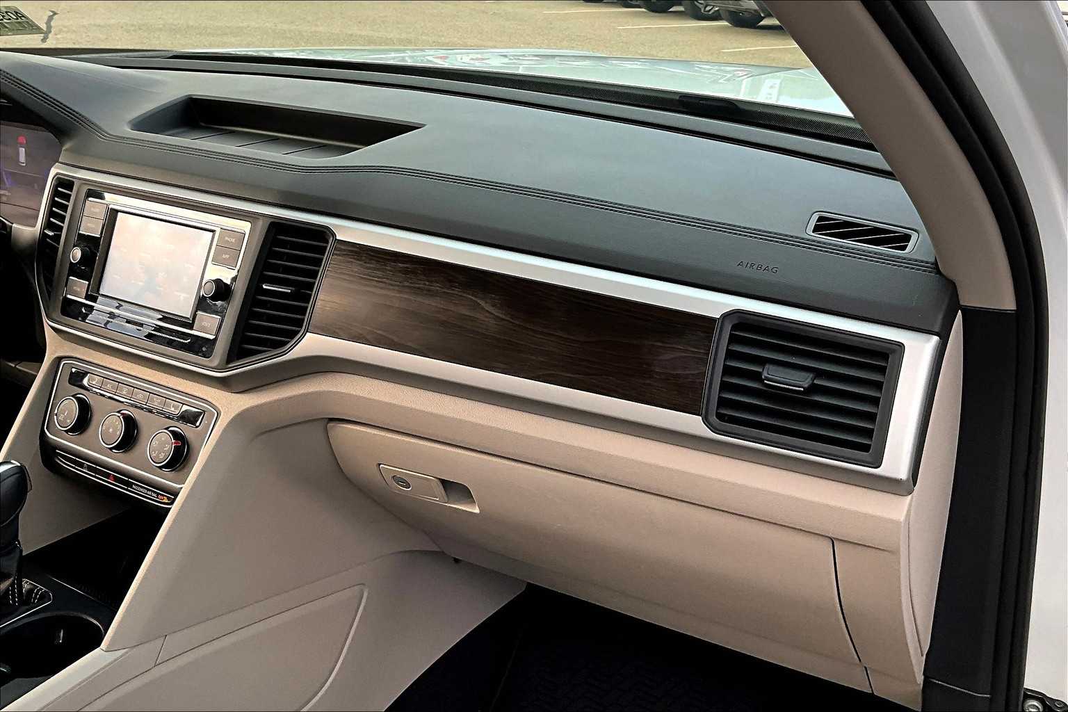 2022 Volkswagen Atlas 2.0T SE - Photo 13