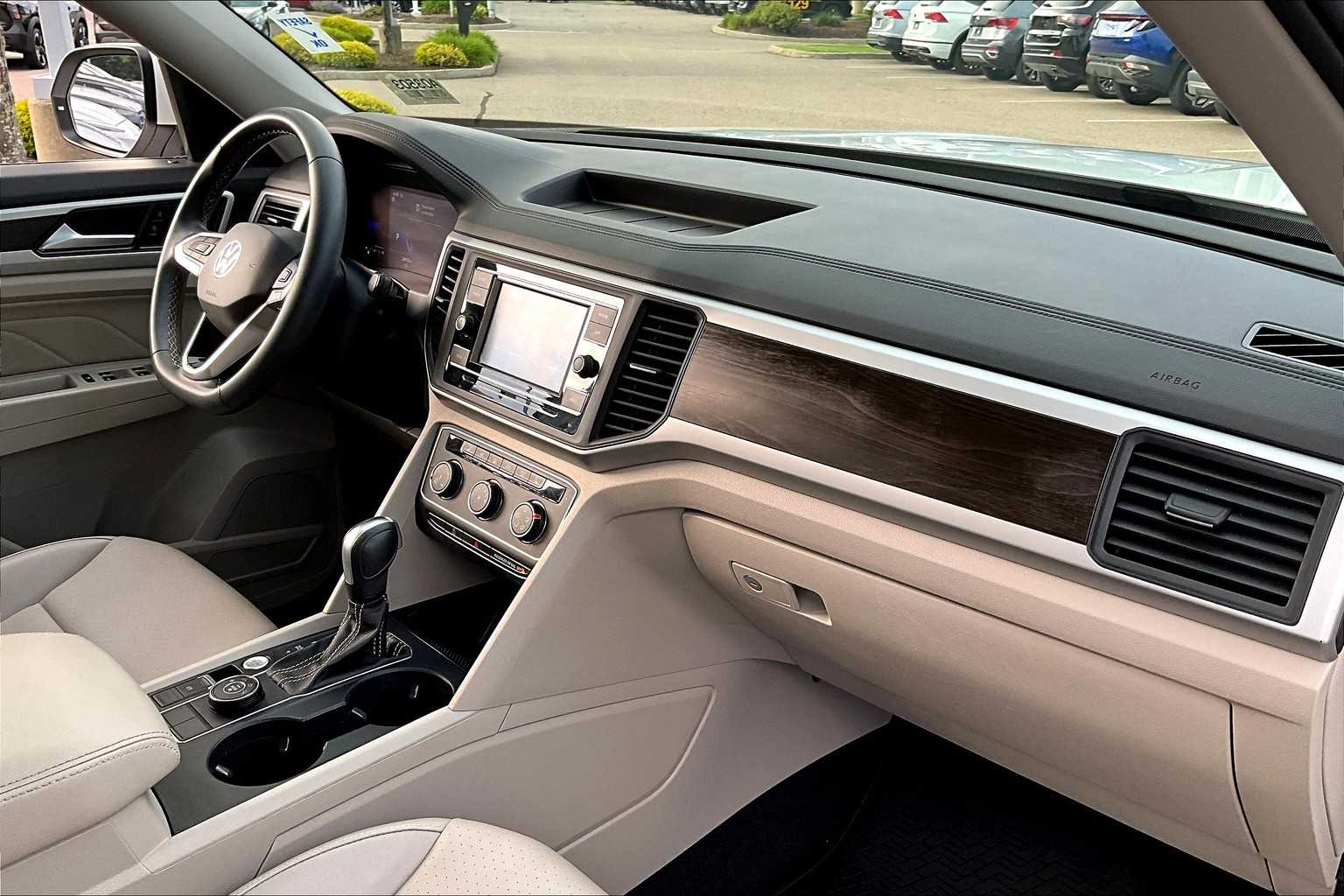 2022 Volkswagen Atlas 2.0T SE - Photo 14