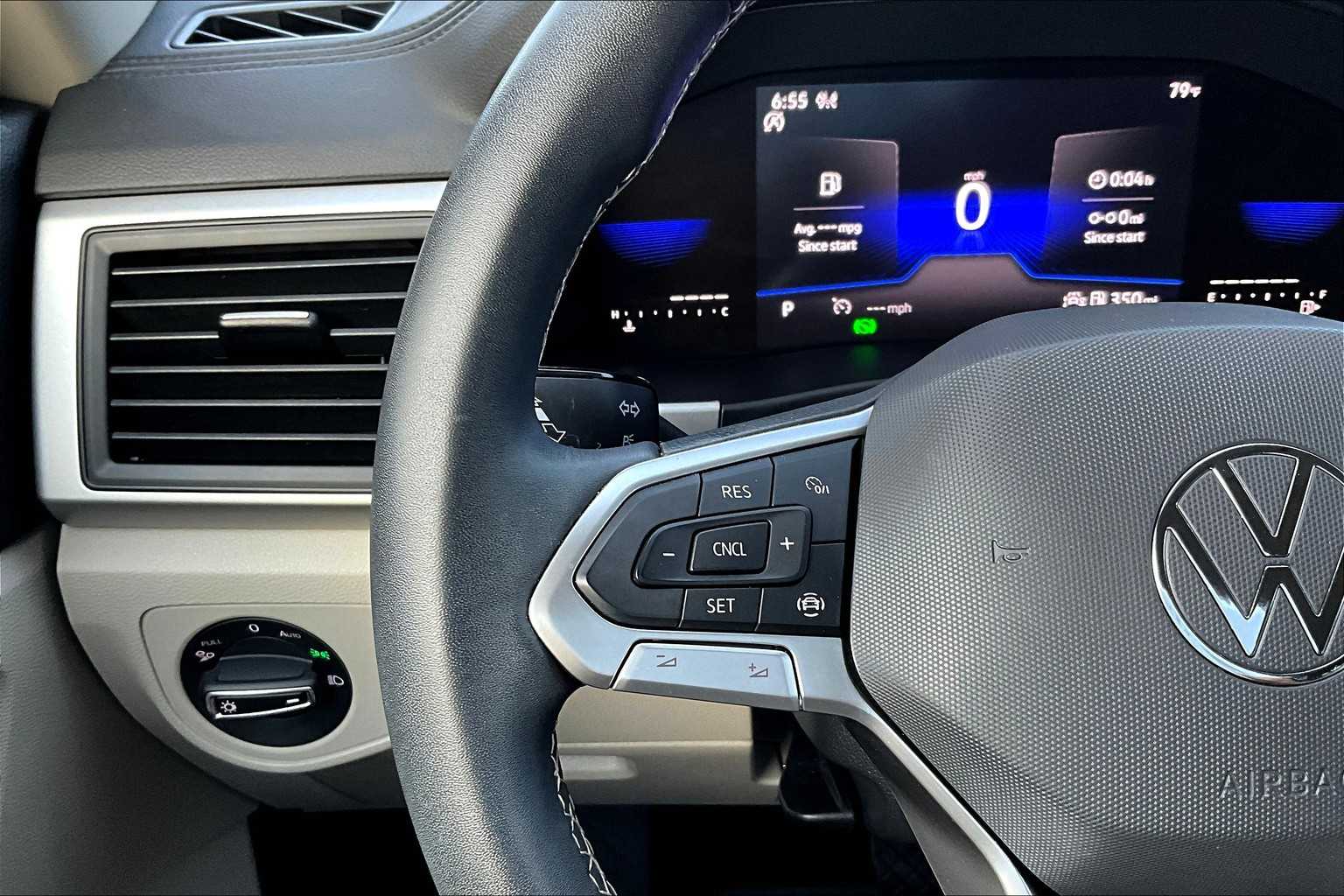 2022 Volkswagen Atlas 2.0T SE - Photo 23