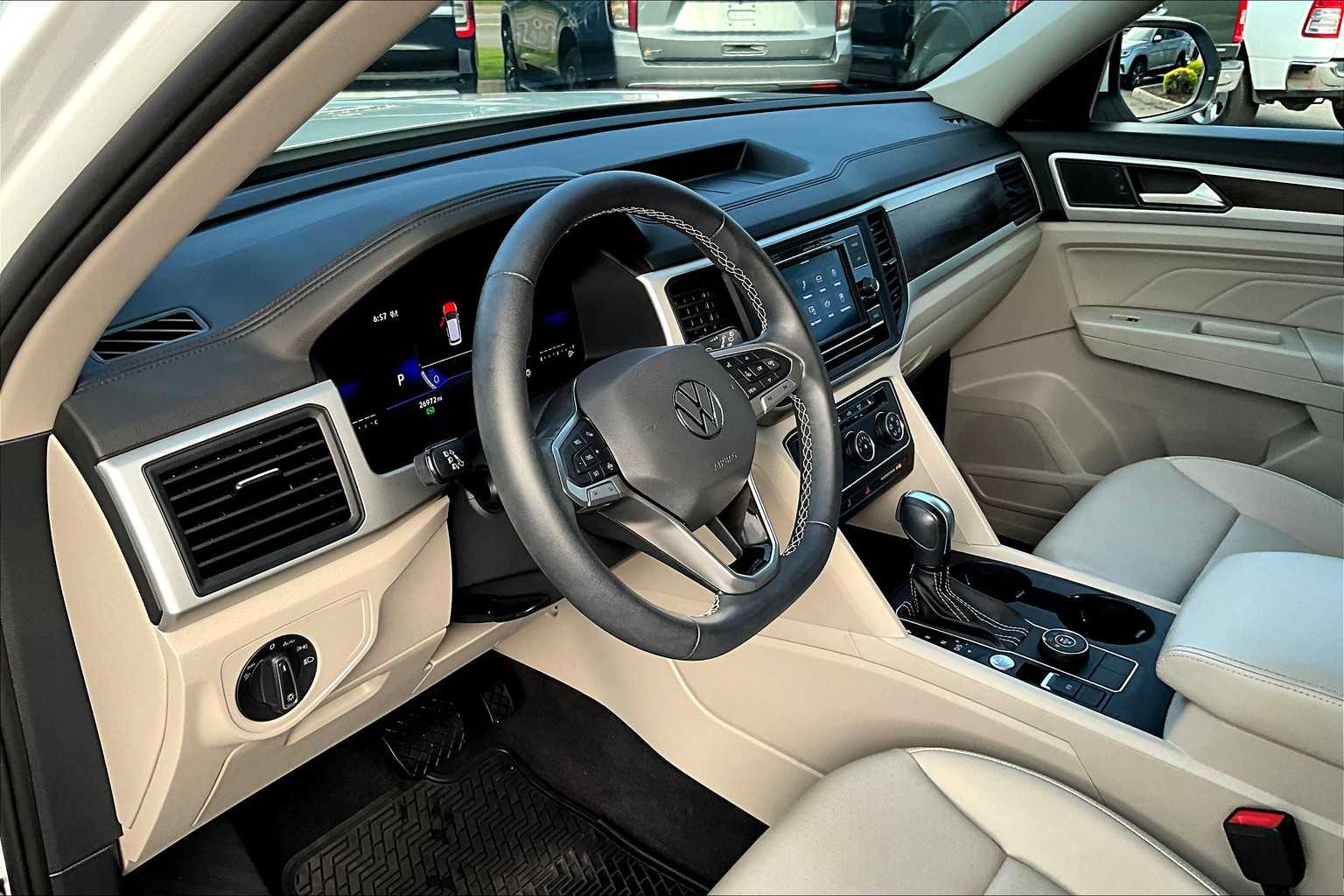 2022 Volkswagen Atlas 2.0T SE - Photo 8