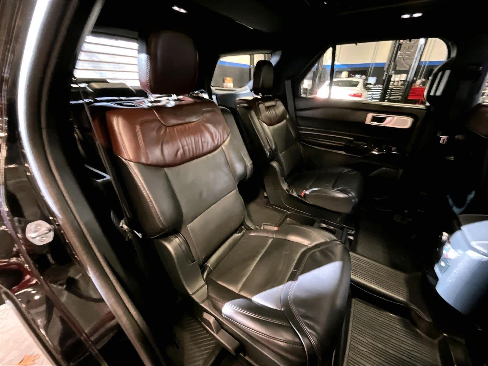 2021 Ford Explorer Platinum - Photo 16
