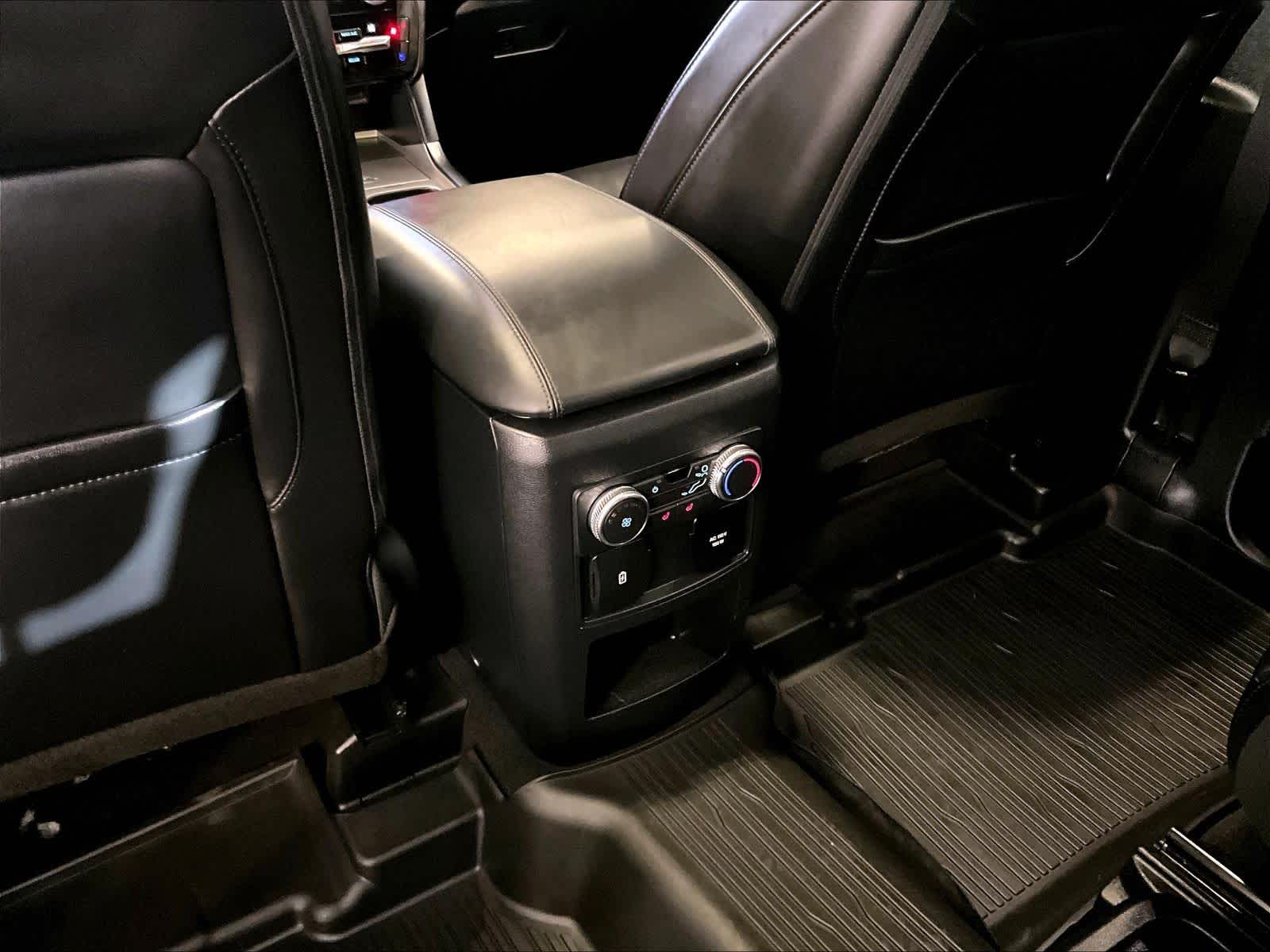2021 Ford Explorer Platinum - Photo 29