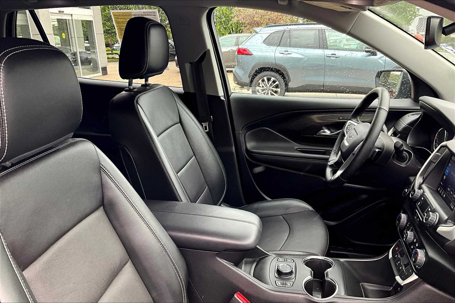 2023 GMC Terrain SLT - Photo 11