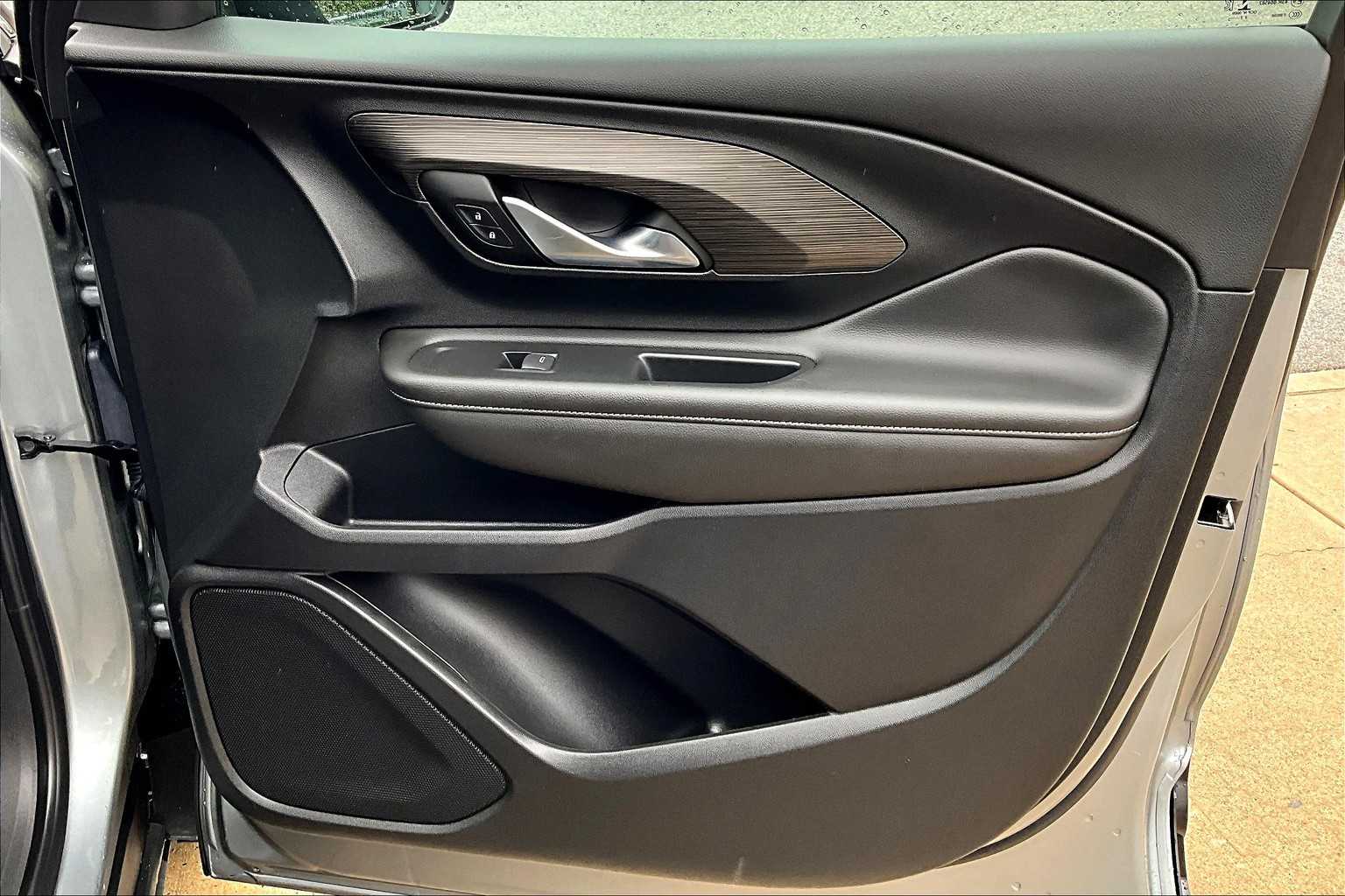 2023 GMC Terrain SLT - Photo 12