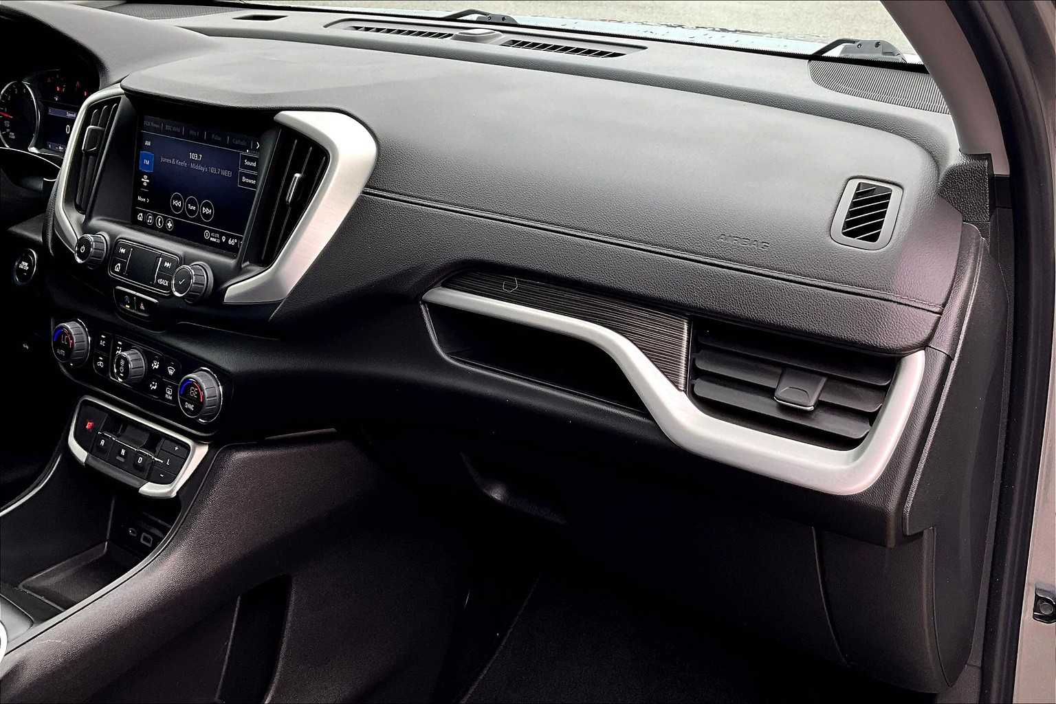 2023 GMC Terrain SLT - Photo 13